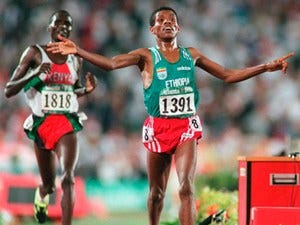 Head, Sports uniform, People, Sportswear, Endurance sports, Running, Athlete, Sleeveless shirt, Jersey, Competition event, 