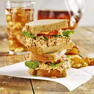 Food, Finger food, Cuisine, Ingredient, Tableware, Sandwich, Dish, Baked goods, Drinkware, Recipe, 