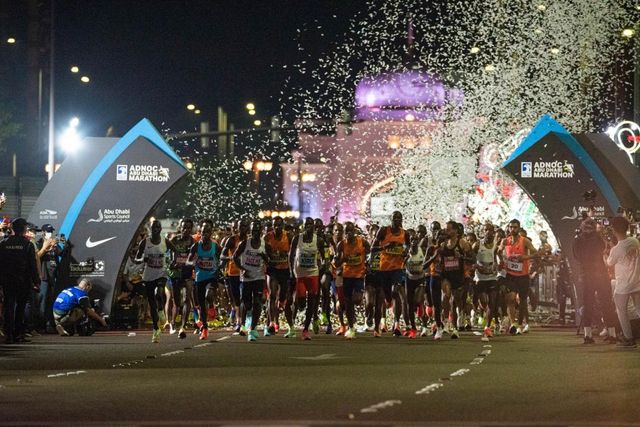 La partenza della terza edizione della Adnoc Abu Dhabi Marathon