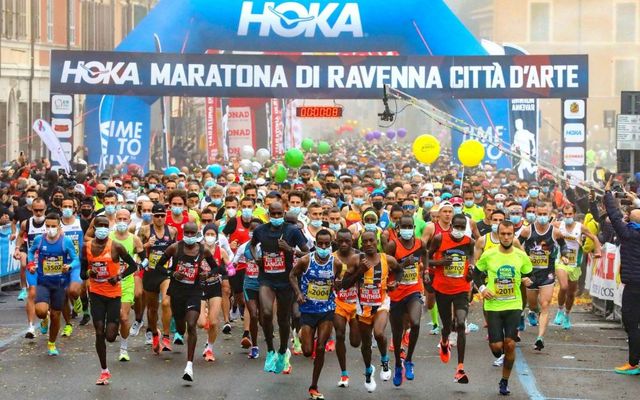 La partenza della maratona di Ravenna 2021
