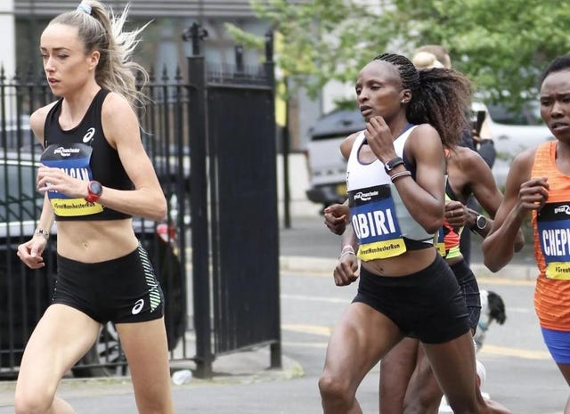 La McColgan davanti a Obiri e Chepngetich ( )