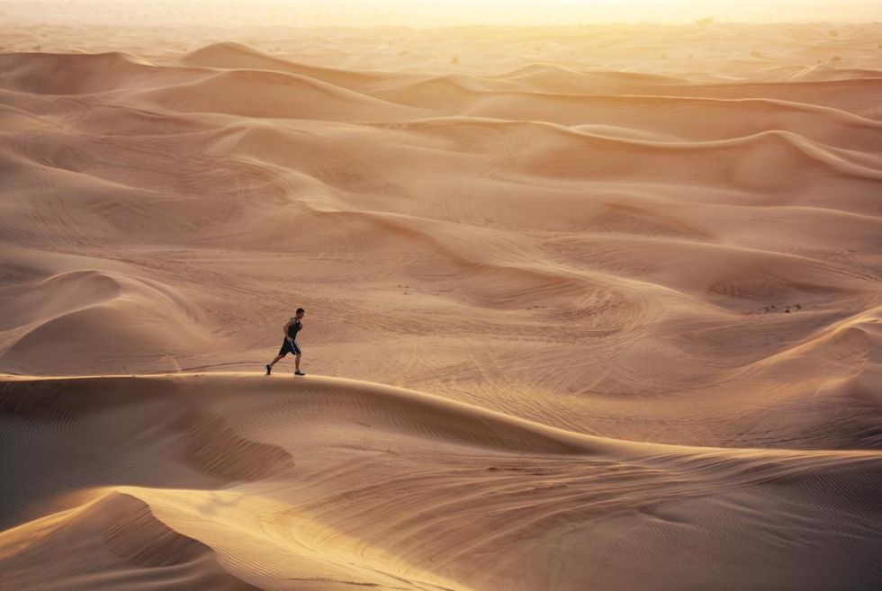Corsa nel deserto ( )