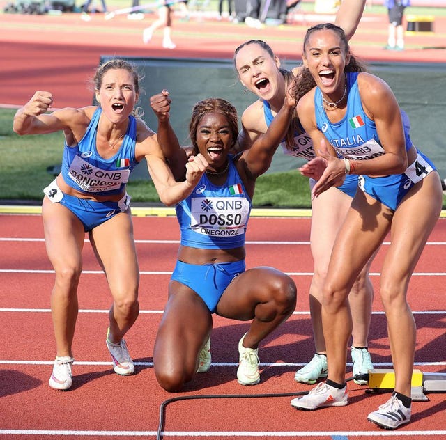 La staffetta azzurra composta da Bongiorni, Dosso, Fontana e Kaddari ( )