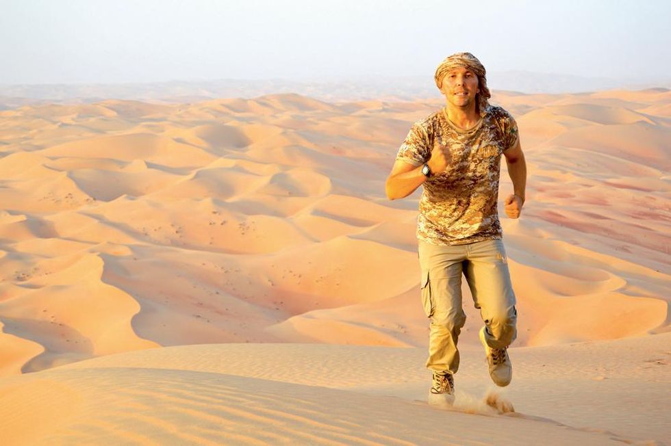 Noco De Corato in azione in una ultra marathon nel deserto