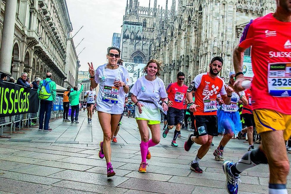 Due staffettiste di Michele per tutti alla Milano Realy Marathon