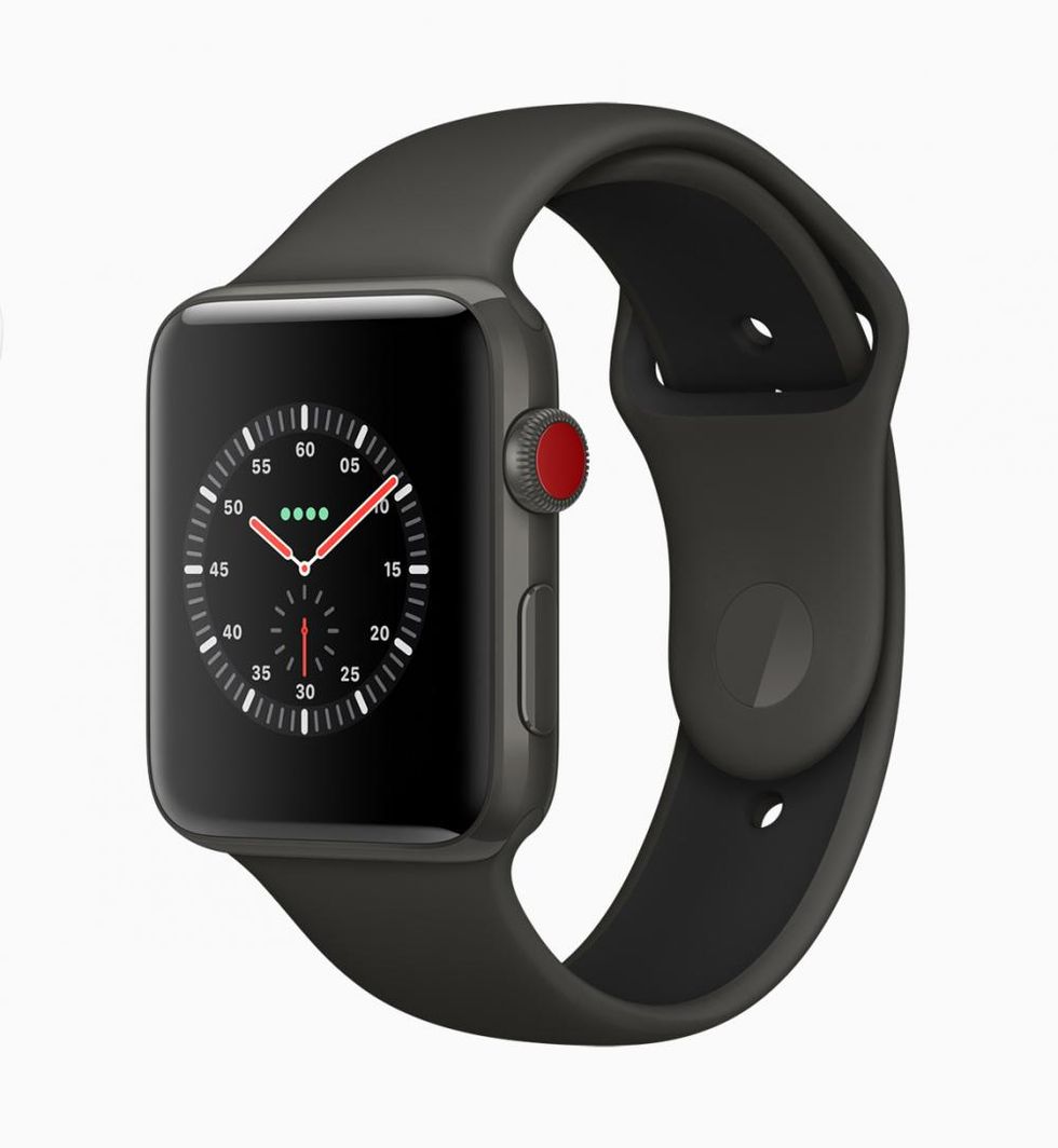 Apple Watch Series 3 (GPS), l'unico disponibile ad oggi in Italia, ha un prezzo a partire da €379