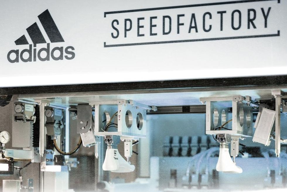 Speedfactory, una fabbrica completamente automatizzata in grado di assemblare scarpe su misura
