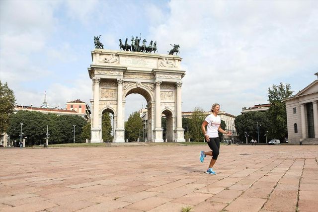 L'Assessora allo Sport Roberta Guaineri all'Arco della Pace di Milano ( )