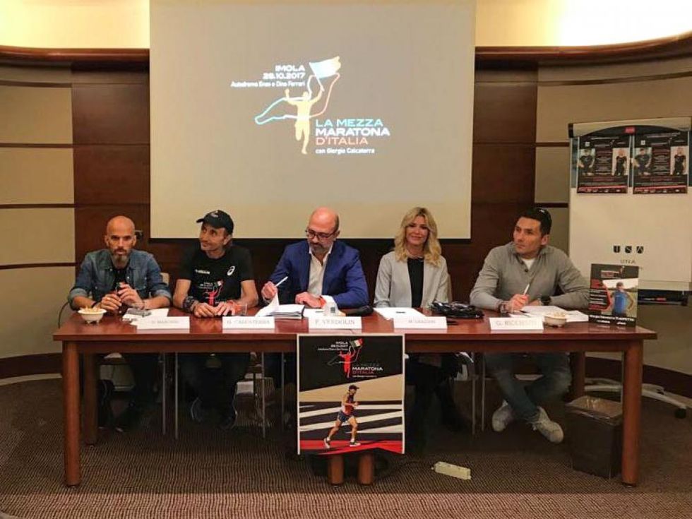 Un momento della conferenza stampa di presentazione de La Mezza Maratona d'Italia: da sinistra, Dario Marchini, Giorgio Calcaterra, Fabrizio Verdolin, Marina Graziani e Gianluca Ricchiuti