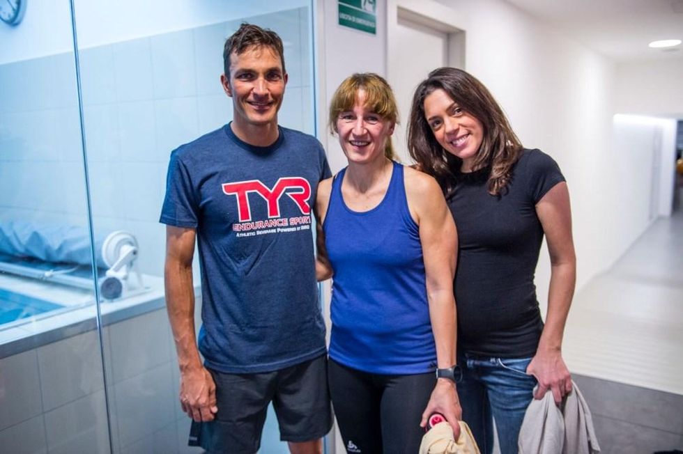 Il campione di Ironman Daniel Fontana con Micol Ramundo e, al centro, Magda Maiocchi