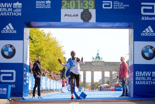 Il recordman di maratona Eliud Kipchoge ( )