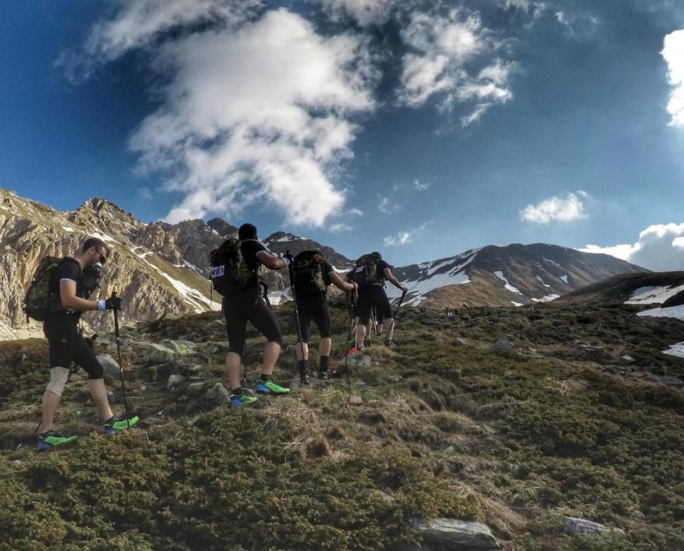 abbigliamento tecnico da gara per la ricognizione sul percorso del tor des geants