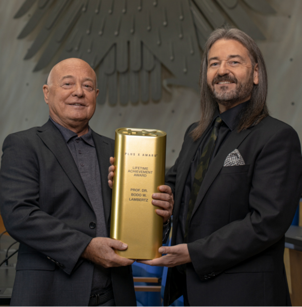 Il professor Bodo W. Lambertz, ha ricevuto in Germania il “Plus X Lifetime Achievement Award”, un riconoscimento che è considerato il più grande premio dedicato all'innovazione nell'industria