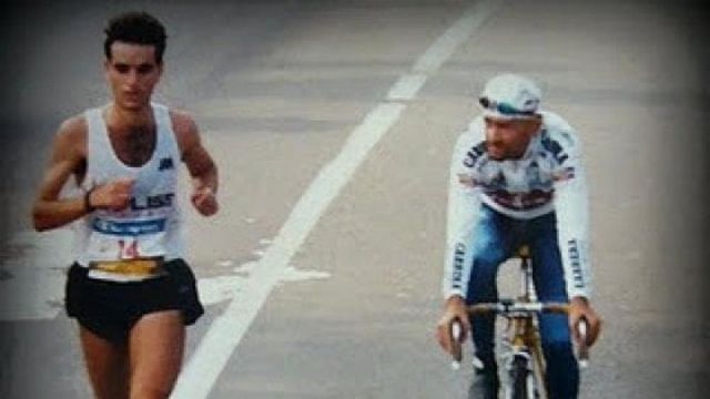 Fabian Roncero e Pantani affiancati alla Maratona di Carpi del 1996