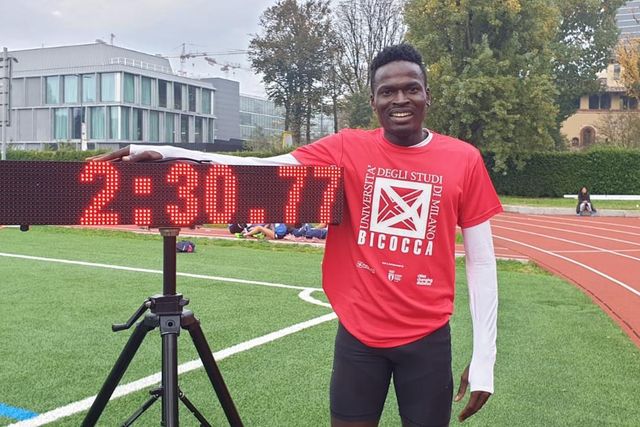 Ibrahim Jammeh e il suo tempo di 2'30"77 sui 1.000 metri con cui ha vinto la terza edizione del CorriBicocca