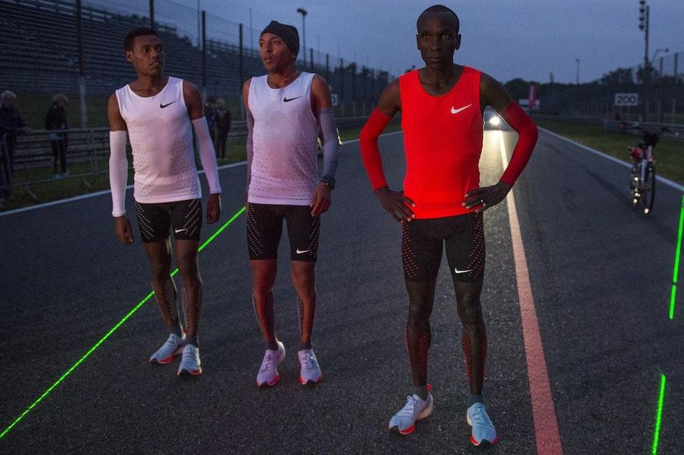 P { margin-bottom: 0.21cm; }

Eliud Kipchoge, 32 anni, keniota, campione olimpico a Rio nella maratona, con un personale di 2h3&#39;05&#39;&#39; (ora di 2h00&#39;25&quot;), Zersenay Tadese, 34 anni, eritreo, (recordman mondiale sulla mezza con 58&#39;23&#39;&#39;), e Lelisa Desisa, 26 anni, etiope, ( 2h04&#39;45&#39;&#39; sulla maratona).

