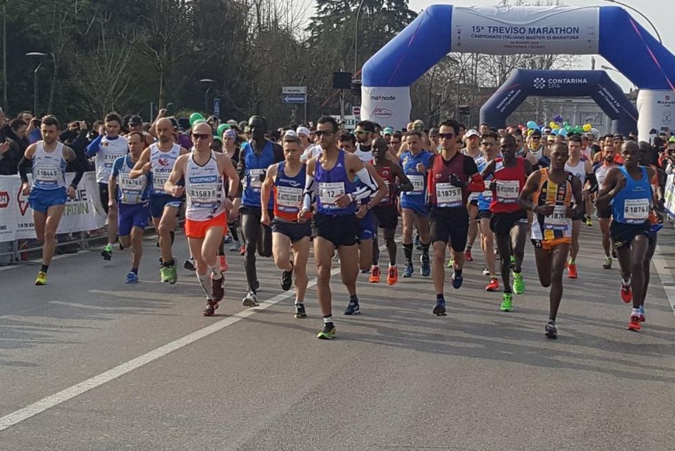 La partenza dei top runners (ph Maiocchi) 