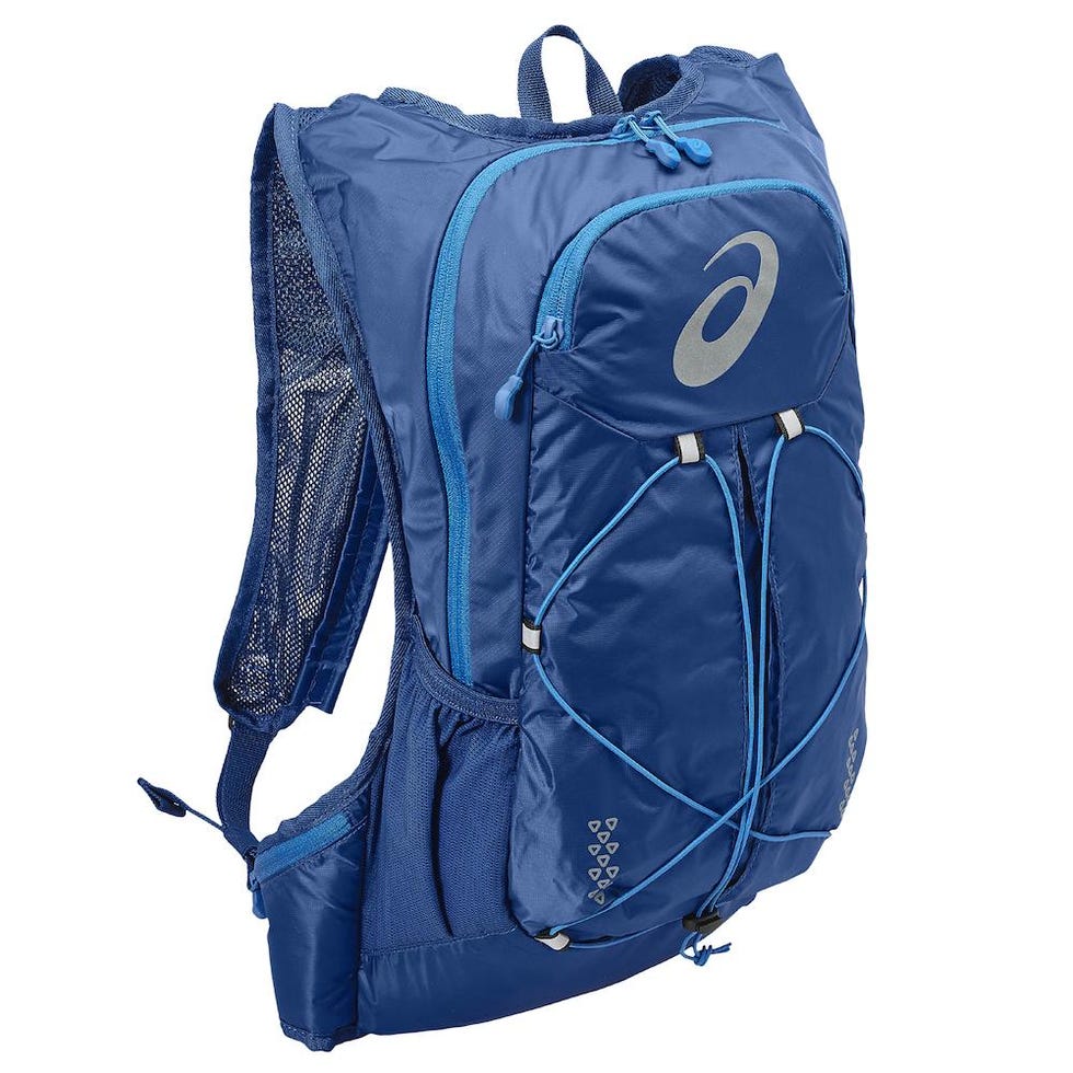 Asics Lightweight Running Backpack

Zaino leggero che si adatta alla corporatura del runner e offre una capienza di 10 litri. L&#39;imbottitura sulla schiena ammortizza ogni impatto durante la corsa garantisce una elevata vestibilit&agrave;. Dotato di due vani con zip e di diverse tasche. Inoltre, &egrave; possibile riporre la giacca sulla parte esterna grazie a una corda elastica in modo da poter essere indossata velocemente. In vendita al prezzo di 45euro.
P { margin-bottom: 0.21cm; }A:link { }

