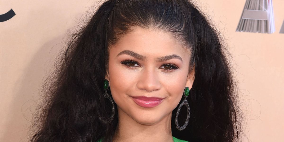 You Have To See These Incredible Illustrations Of Zendaya's Best Looks