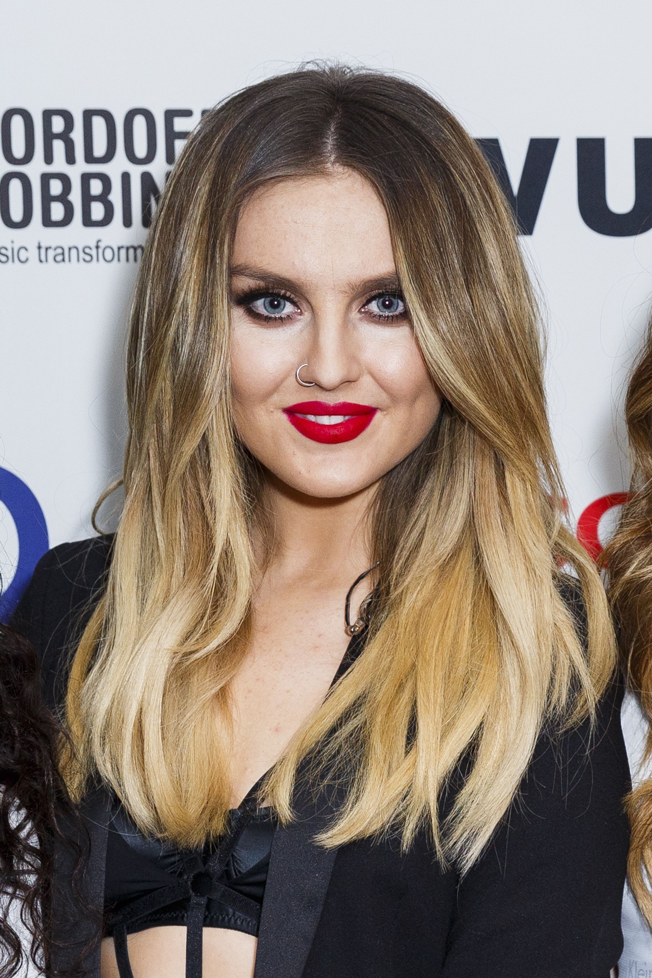 Omg Perrie Edwards Just Gave Fans A Sneak Peek At What She Ll Look