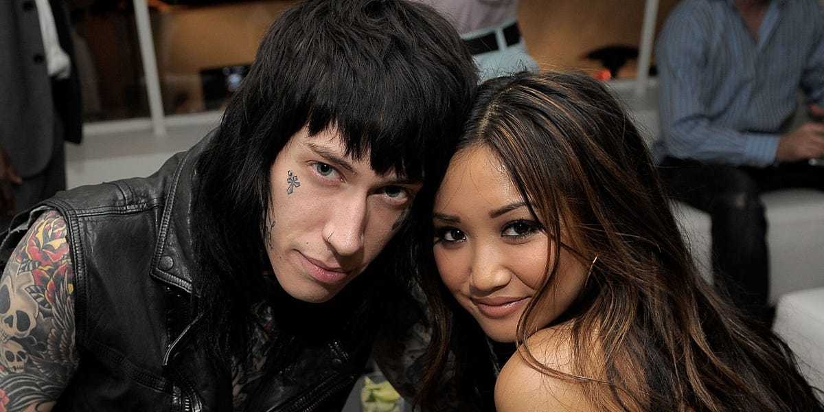 Does This Pic Mean Brenda Song Trace Cyrus Are Back Together