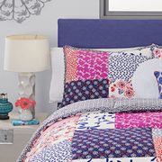 Blue, Room, Interior design, Textile, Bedding, Purple, Lampshade, Wall, Pink, Lamp, 