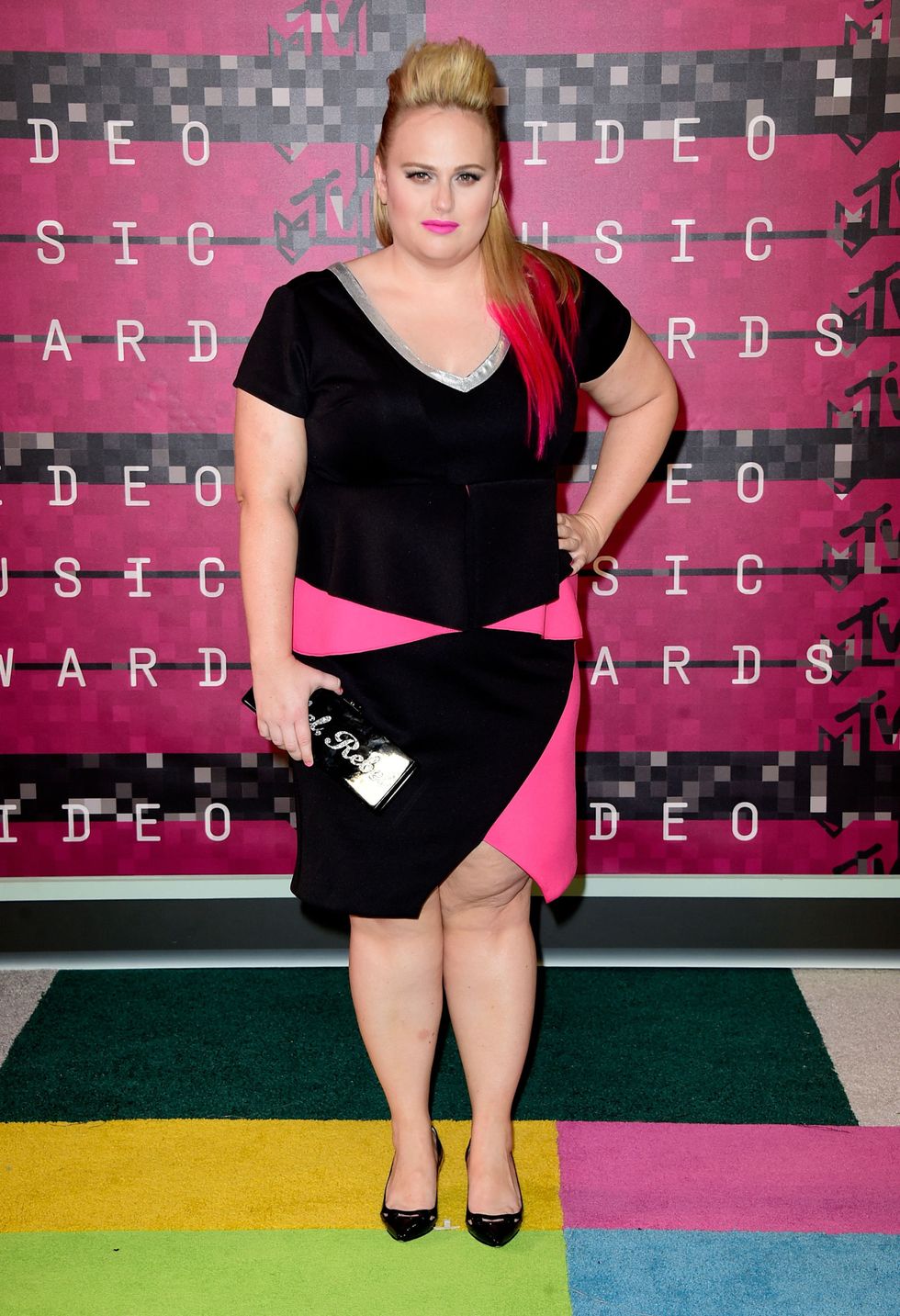 Rebel Wilson Matches Her ~Hot~ Pink Hair to Her Dress at ...