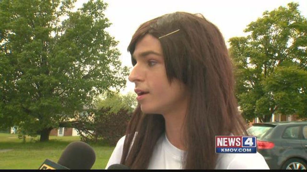 Trans Teen Fights Back After 150 Of Her Classmates Protest Her Right To Use The Girls Locker Room 