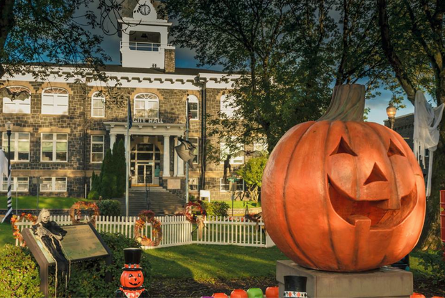 'Halloweentown' is a Real Place - Visit Where Halloweentown Was Filmed