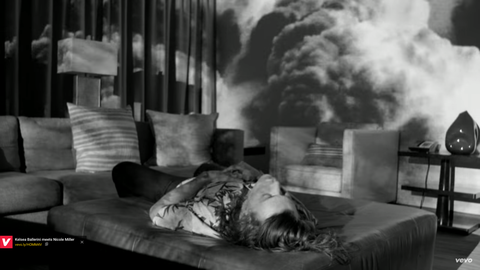 Room, Comfort, Style, Pollution, Smoke, Couch, Black, Monochrome photography, Monochrome, Black-and-white, 