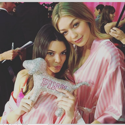 8 Adorable BTS Pics From the 2015 Victoria's Secret Fashion Show