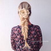 Clothing, Brown, Hairstyle, Sleeve, Textile, Style, Pattern, Fashion, Neck, Long hair, 