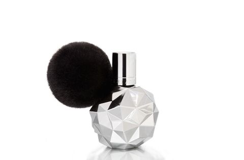 Style, Costume accessory, Ball, Black-and-white, Sphere, Silver, Natural material, Makeup brushes, Cosmetics, 
