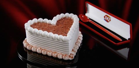 Cake, Sweetness, Cuisine, Dessert, Food, Baked goods, Cake decorating, Icing, Cake decorating supply, Sugar cake, 
