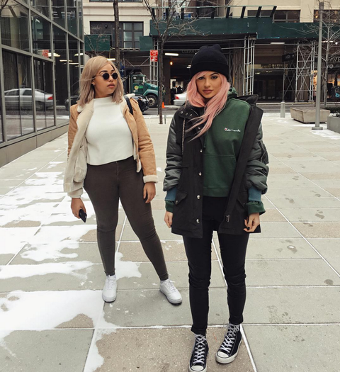 Kylie Jenner Had Jordyn Woods Officially Move Out Pick Up Boxes