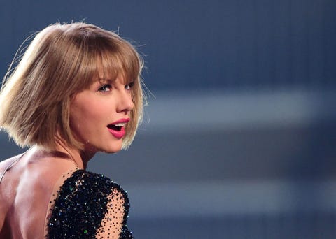 Taylor Swift Shares Whipped Cream With Giant Dog Taylor Swift Shares Whipped Cream With Giant Dog