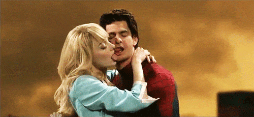 20 Girls Get Real About Their First Kiss