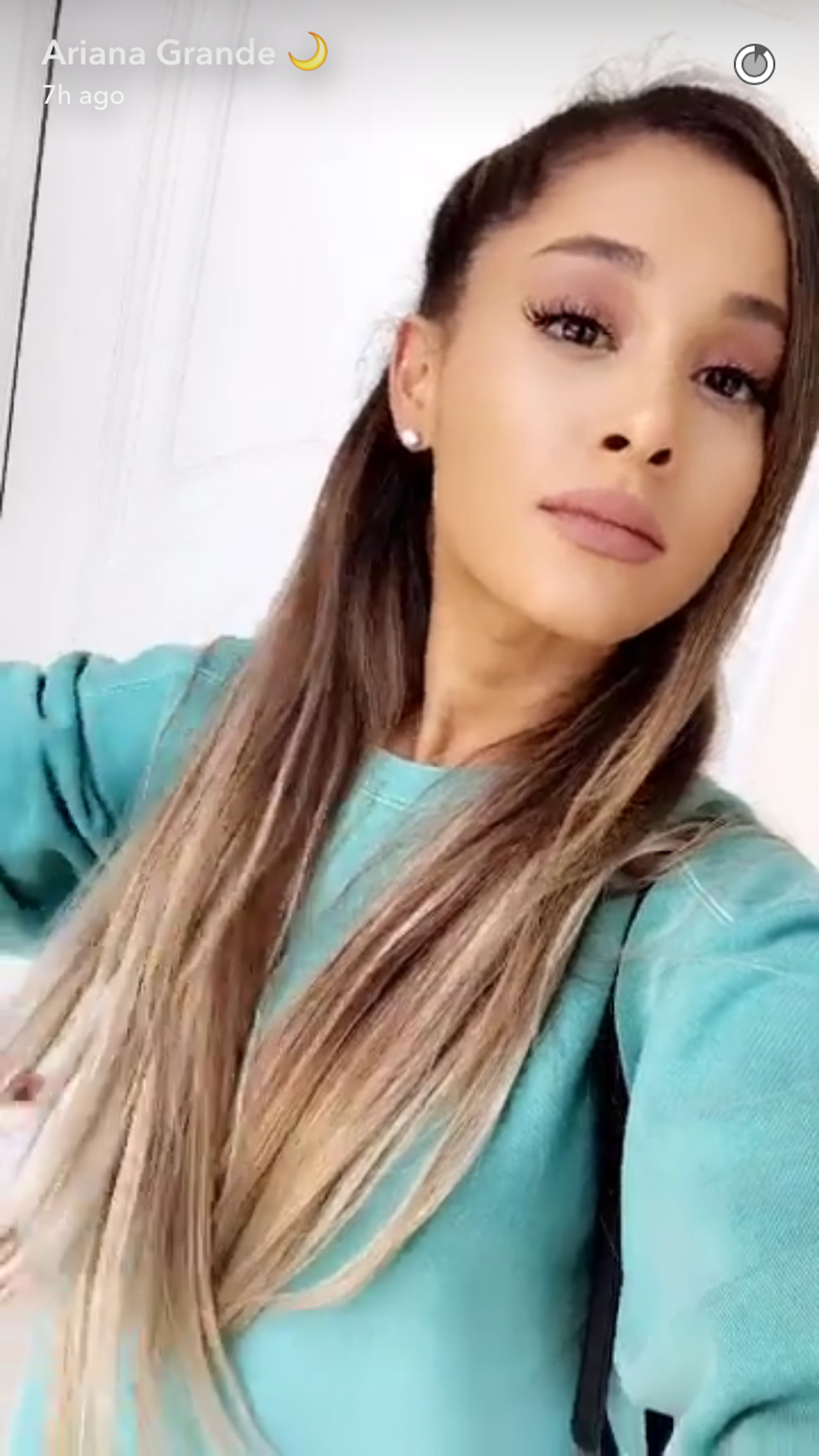 980px x 1743px - BREAKING: Ariana Grande Just Bleached Her Hair