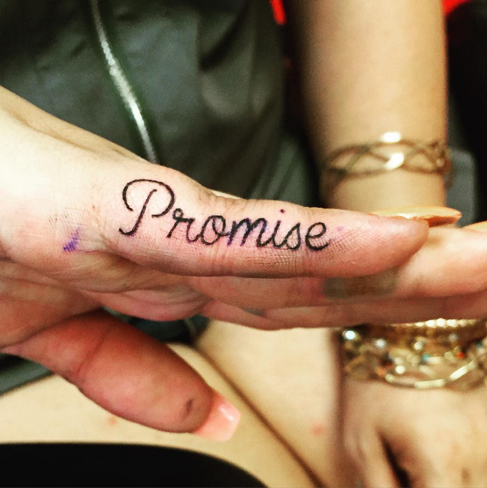 Pinky Promise Tattoo PNG Transparent SVG Vector | OnlyGFX.com