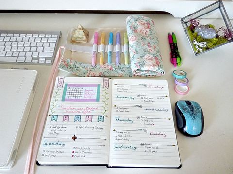 12 Pictures Of Gorgeous Organized Desks That Will Make You Want To Go Back To School This Instant