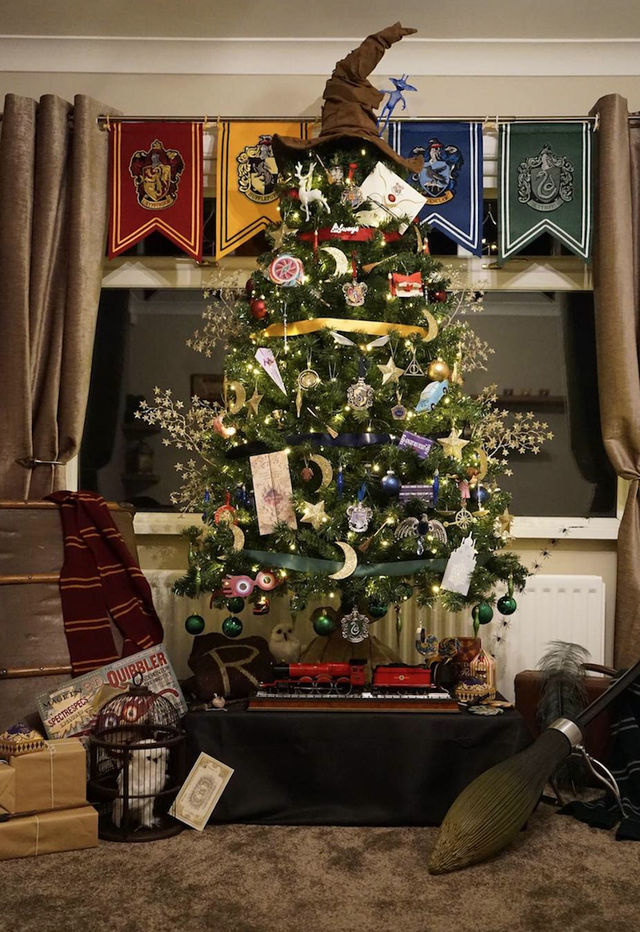 Harry Potter Christmas Tree - Harry Potter Christmas Decorations