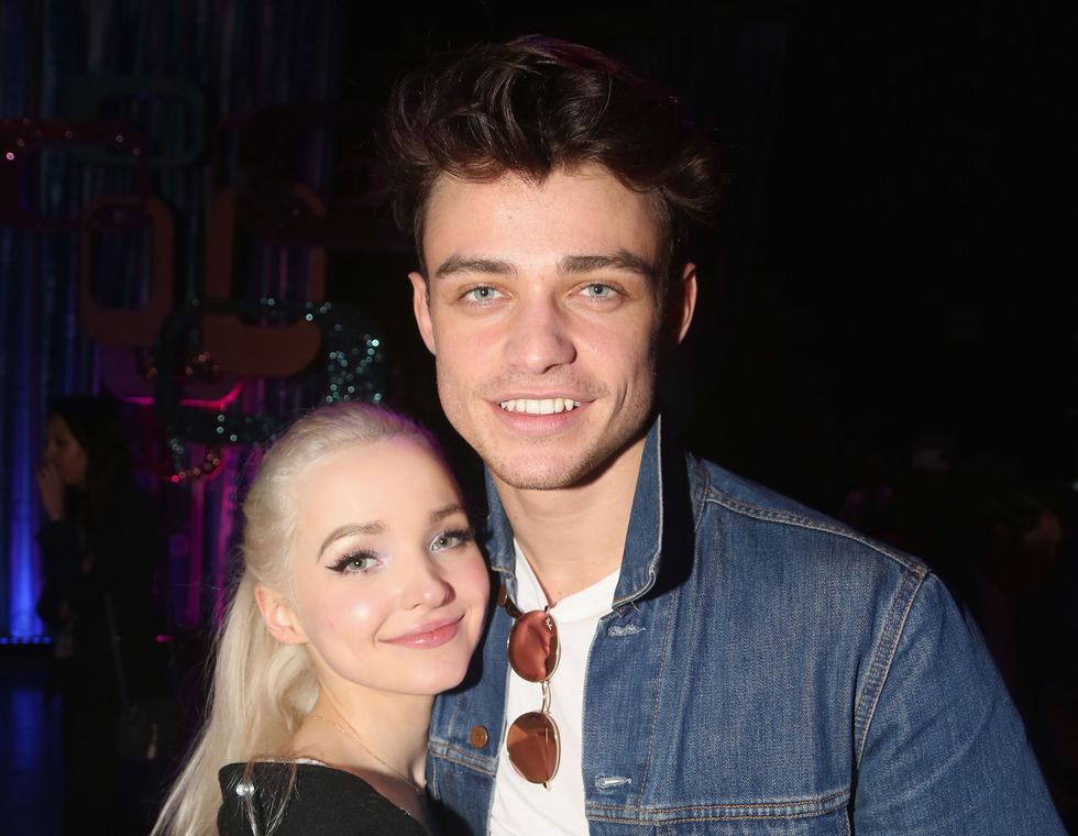 Are Dove Cameron and Thomas Doherty Dating? — Possible 'Descendants 2 ...