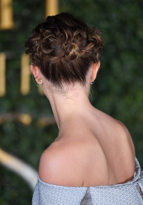 Clothing, Hair, Hairstyle, Shoulder, Joint, Style, Back, Neck, Beauty, Brown hair, 