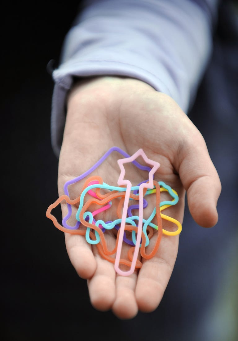 13 Things Everyone Who Was Obsessed With Silly Bandz Will Remember