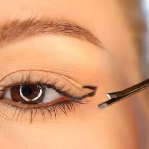 Eyebrow, Eyelash, Eye, Face, Skin, Eye shadow, Organ, Beauty, Cosmetics, Eye liner, 