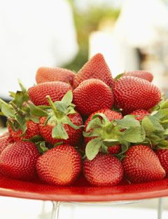 party-tip-centerpiece-strawberries-4708