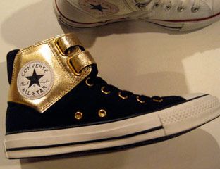 White, Fashion, Metal, Grey, Design, Walking shoe, Brass, Silver, Symbol, Balance, 