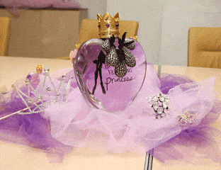 Purple, Lavender, Violet, Pink, Tablecloth, Petal, Linens, Costume accessory, Home accessories, Interior design, 