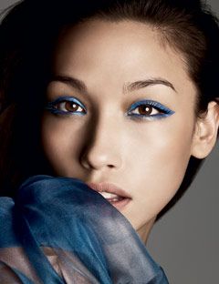 girl with blue eyeliner