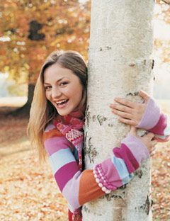 girl hugging a tree
